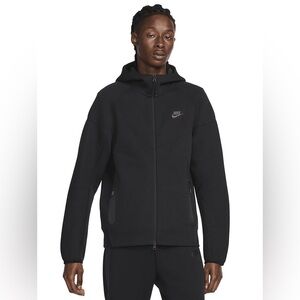 Men’s black Nike tech zip up